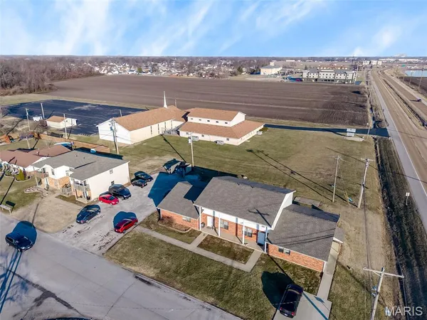 $660,000 | 3 Georgetown Drive, Granite City, IL 62040