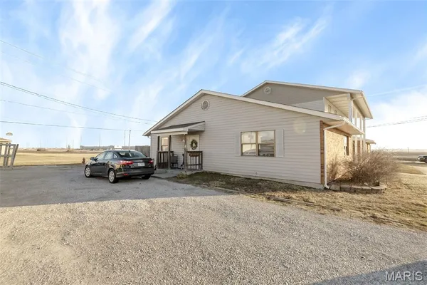 $660,000 | 3 Georgetown Drive, Granite City, IL 62040