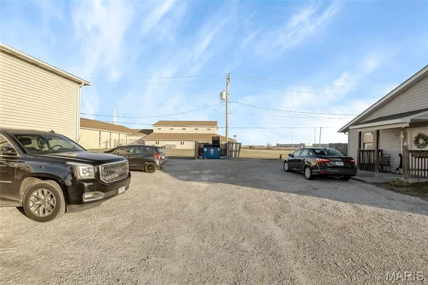 $660,000 | 3 Georgetown Drive, Granite City, IL 62040