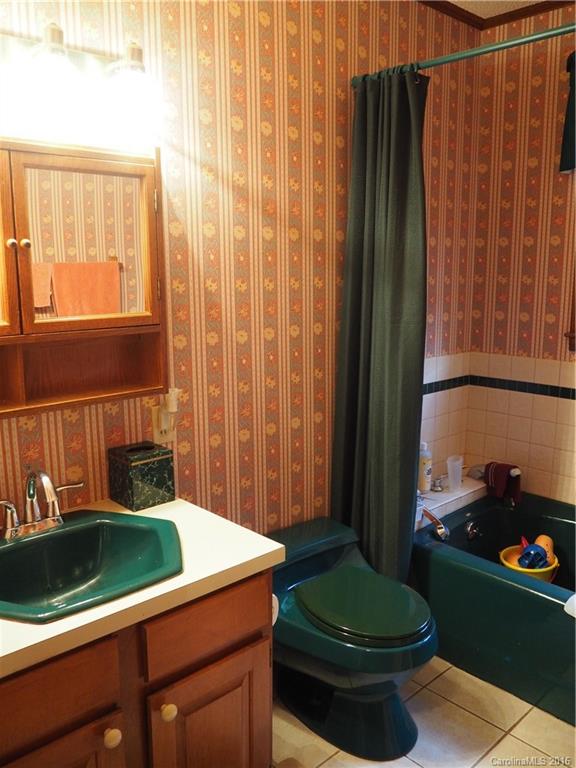 7328 R R H Road Hickory, NC 28602 - Photo 14 of 23 Gallery Image 14