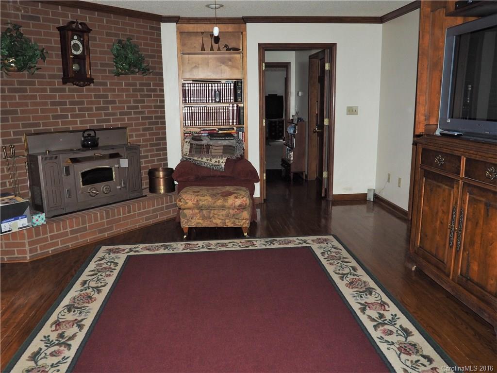 7328 R R H Road Hickory, NC 28602 - Photo 5 of 23 Gallery Image 5