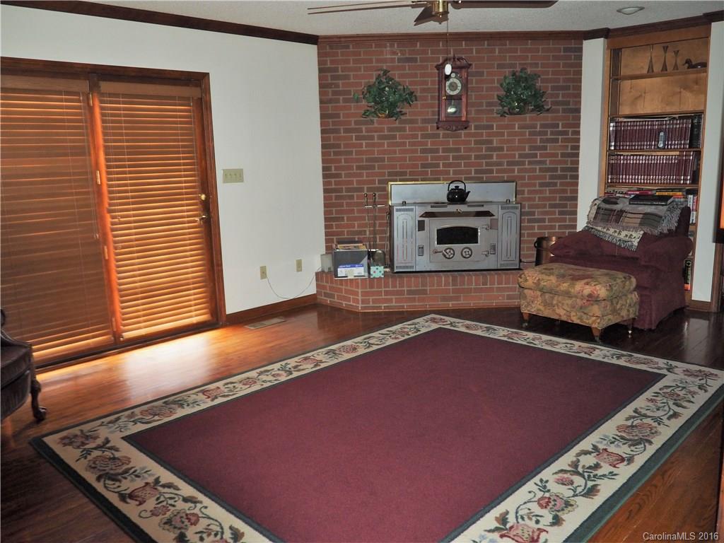 7328 R R H Road Hickory, NC 28602 - Photo 6 of 23 Gallery Image 6