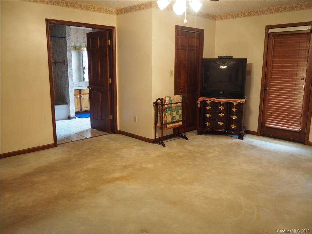 7328 R R H Road Hickory, NC 28602 - Photo 10 of 23 Gallery Image 10