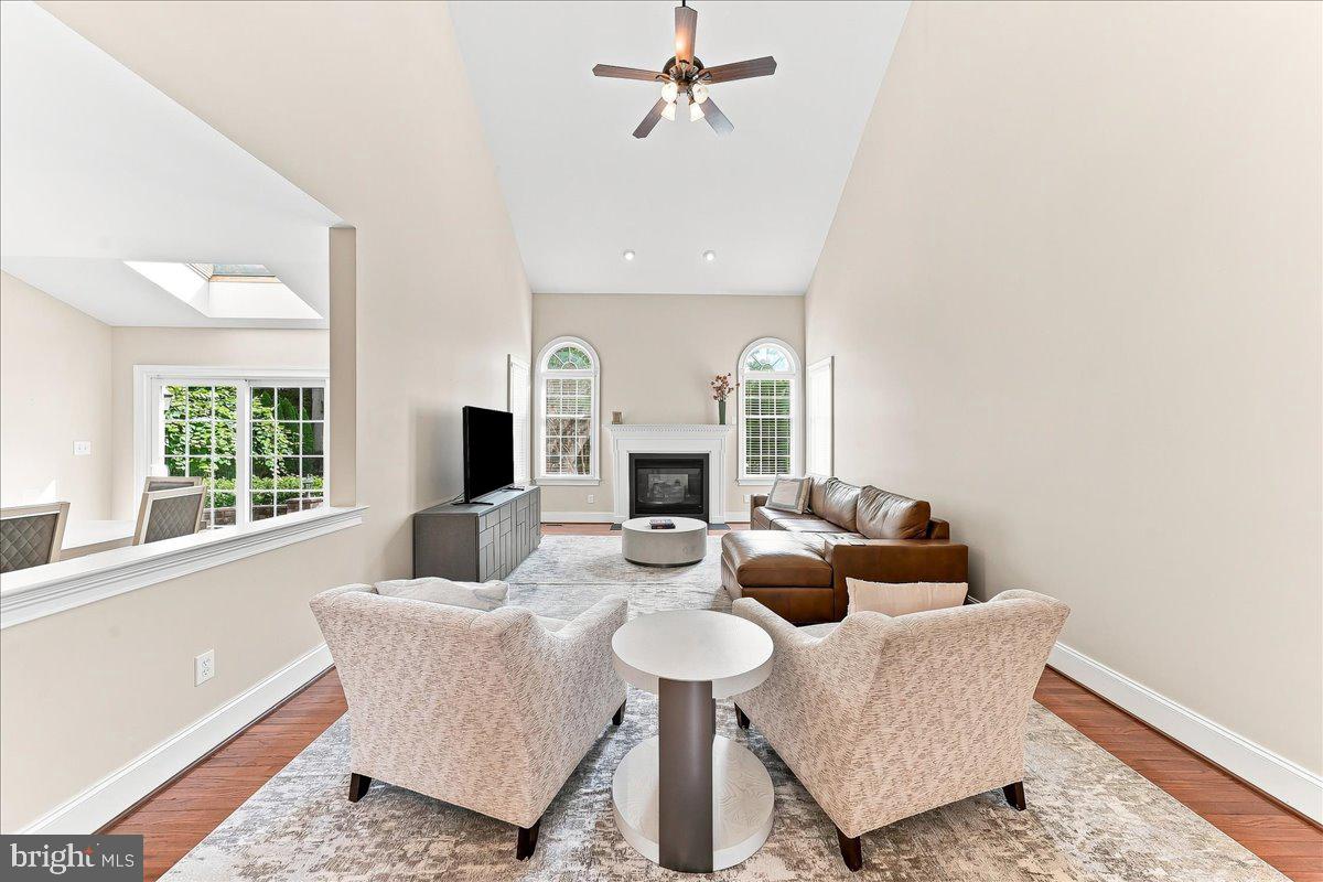13 Poplar Road Chadds Ford, PA 19317 - Photo 20 of 56 Family Room w/ Vaulted Ceiling to 2nd Floor