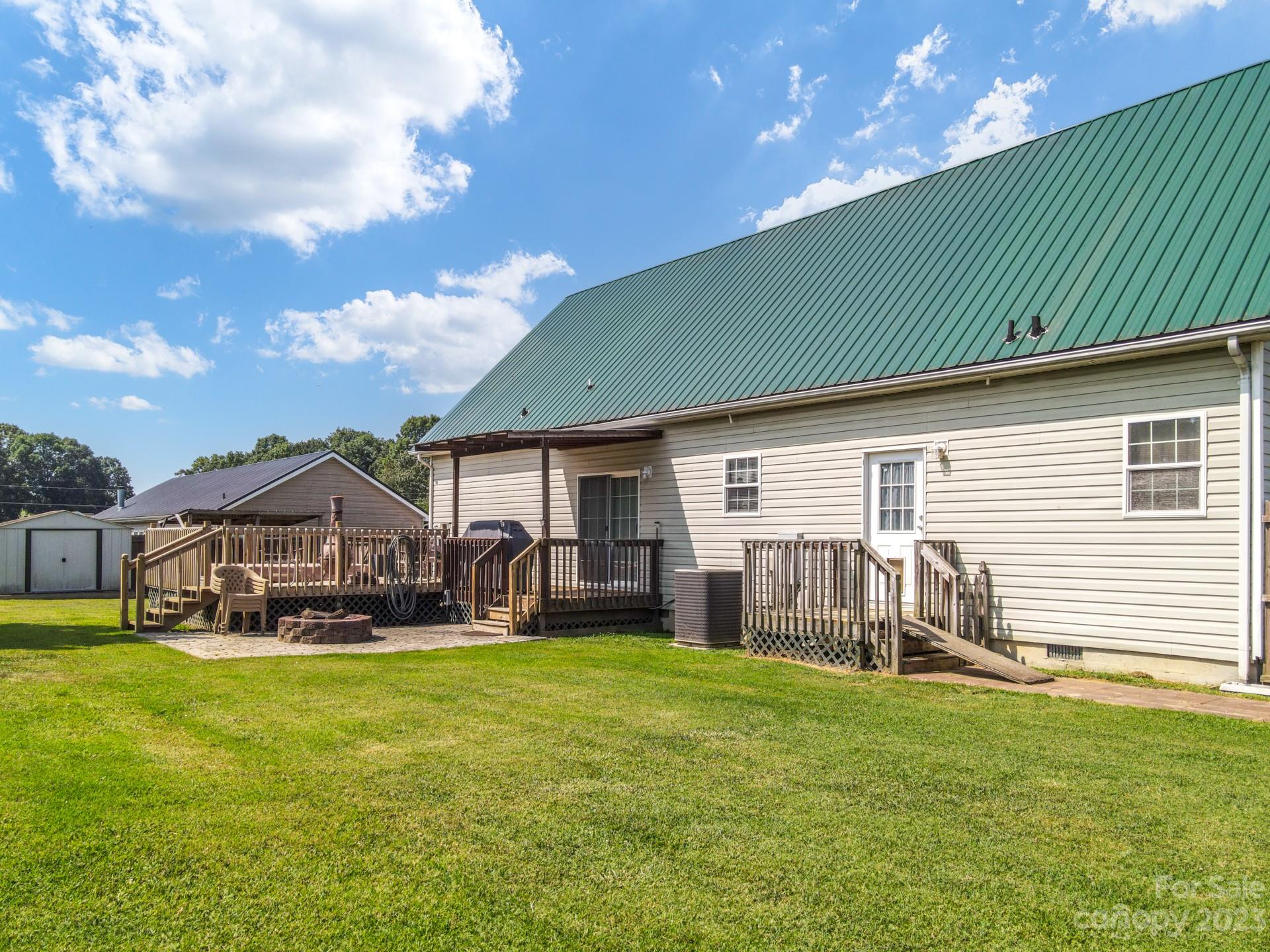 515 Brawley Road Cleveland, NC 27013 - Photo 9 of 39 a front view of house with yard and green space