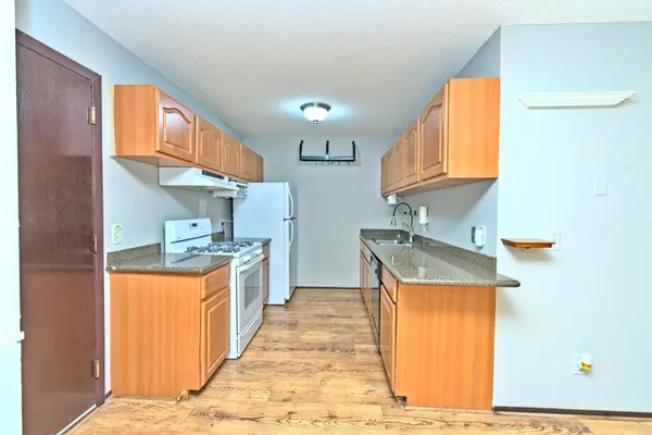 $128,000 | 1601 North Innsbruck Drive, Unit 319, Fridley, MN 55432