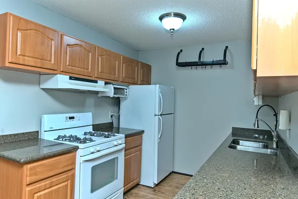 $128,000 | 1601 North Innsbruck Drive, Unit 319, Fridley, MN 55432