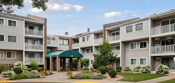 $128,000 | 1601 North Innsbruck Drive, Unit 319, Fridley, MN 55432