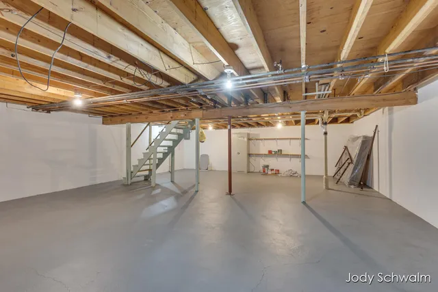 $165,000 | 3364 Chestnut Avenue Southwest, Grandville, MI 49418