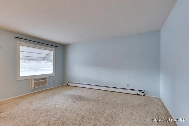 $165,000 | 3364 Chestnut Avenue Southwest, Grandville, MI 49418