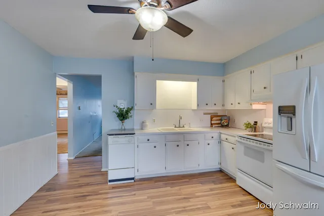 $165,000 | 3364 Chestnut Avenue Southwest, Grandville, MI 49418