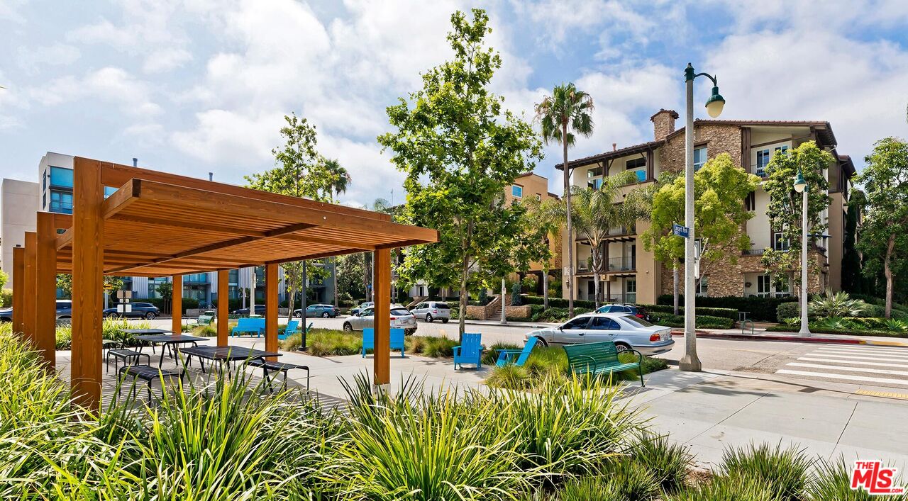 12771 Shell Place, Unit 2 Los Angeles, CA 90094 - Photo 35 of 39 a view of outdoor space yard and patio