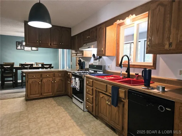 $315,000 | 1630 State Highway 42, Brumley, MO 65017