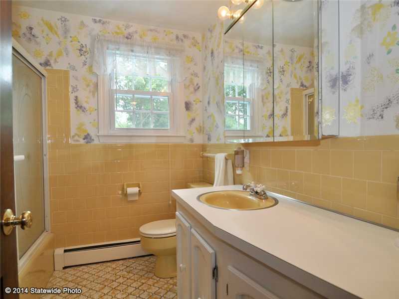 87 Betty Pond Road Scituate, RI 02831 - Photo 25 of 25 Bathroom.