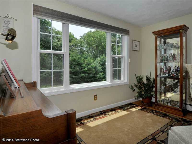 87 Betty Pond Road Scituate, RI 02831 - Photo 4 of 25 Living Room.