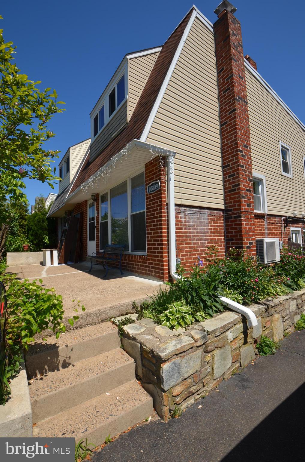 10809 Stevens Road Philadelphia, PA 19116 - Photo 2 of 34 Gallery Image 2
