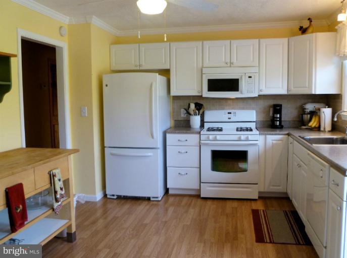 20798 Gleedsville Road Leesburg, VA 20175 - Photo 3 of 28 Kitchen