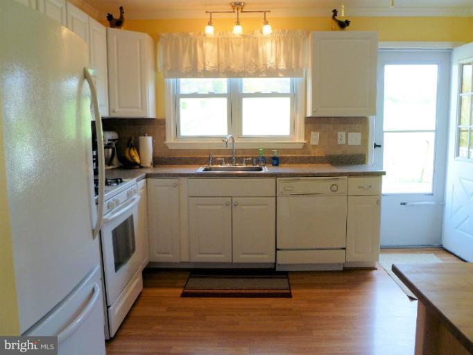 20798 Gleedsville Road Leesburg, VA 20175 - Photo 4 of 28 Kitchen