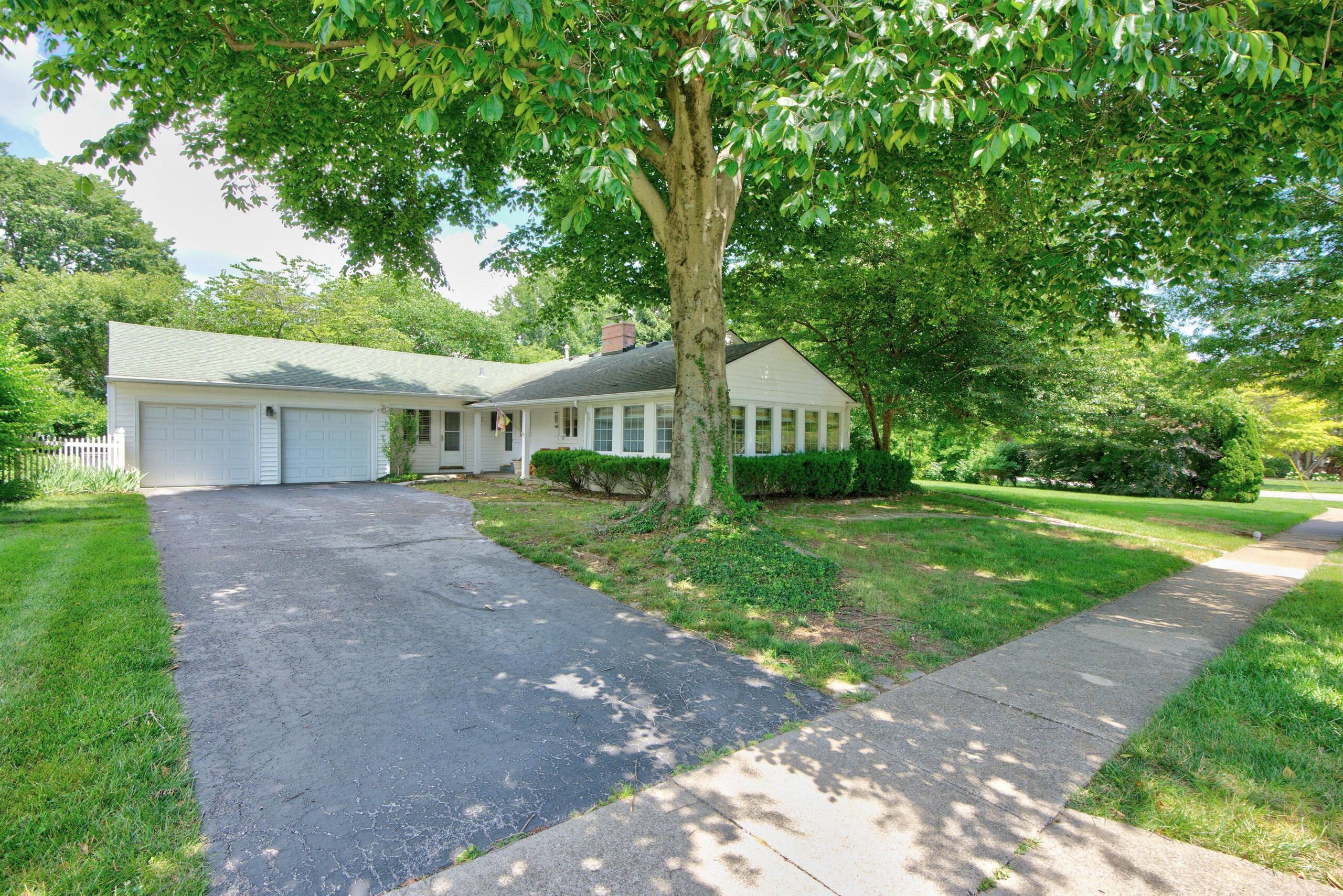 1566 Tates Creek Road Lexington, KY 40502 - Photo 42 of 46 1566tates42