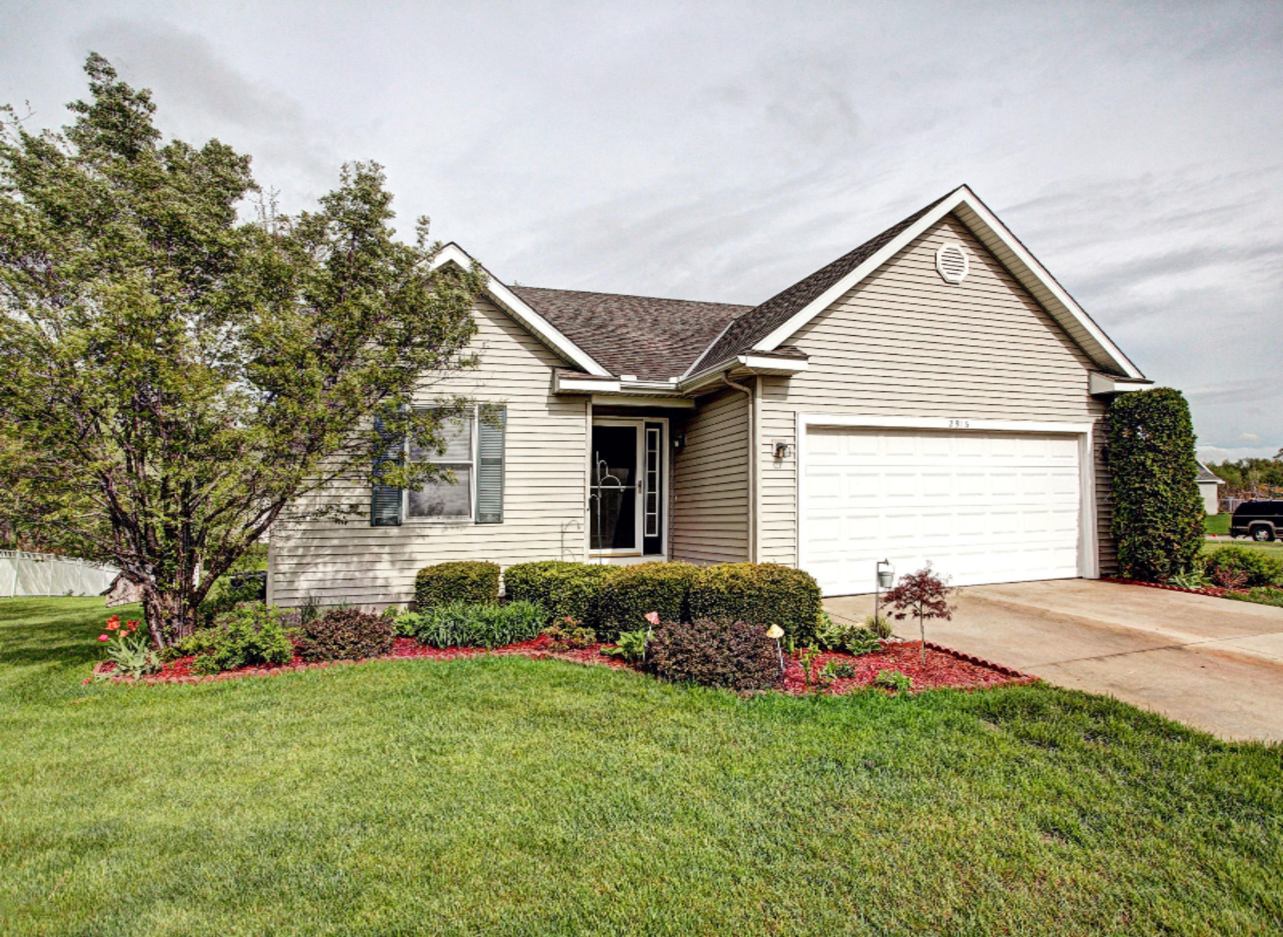 2916 Riley Ridge Road Holland, MI 49424 - Photo 1 of 36 2916_riley_ridge_0001
