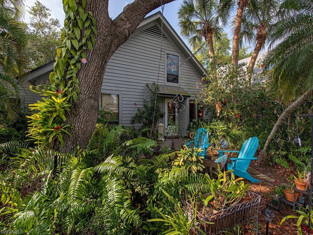 1351 Solana Road, Unit M2 Naples, FL 34103 - Photo 1 of 13 Gallery Image 1