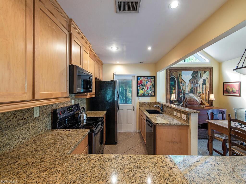 1351 Solana Road, Unit M2 Naples, FL 34103 - Photo 6 of 13 Gallery Image 6