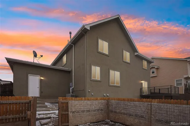 $599,900 | 10805 Barclay Court, Commerce City, CO 80640