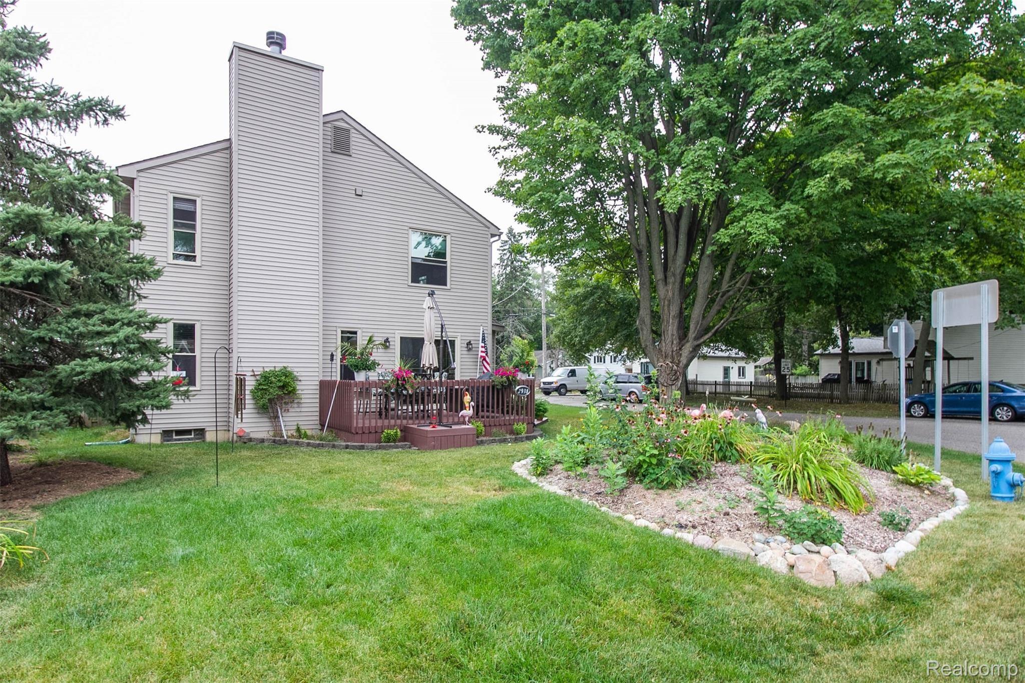 2938 Lansdowne Road Waterford, MI 48329 - Photo 3 of 43 3.jpg