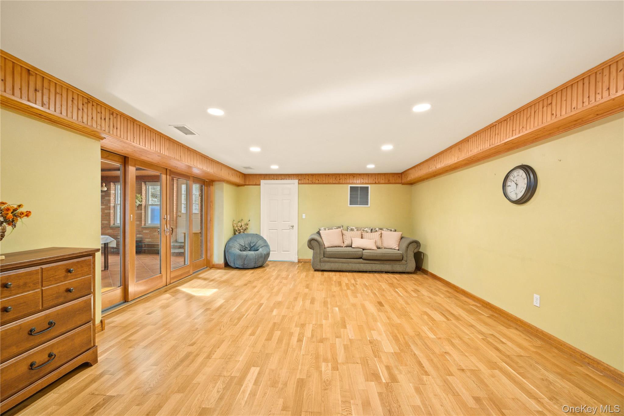 81 Avondale Road Yonkers, NY 10710 - Photo 26 of 48