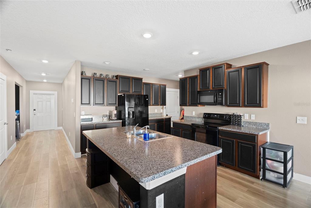 6601 Rainbow Springs Lane New Port Richey, FL 34653 - Photo 9 of 46