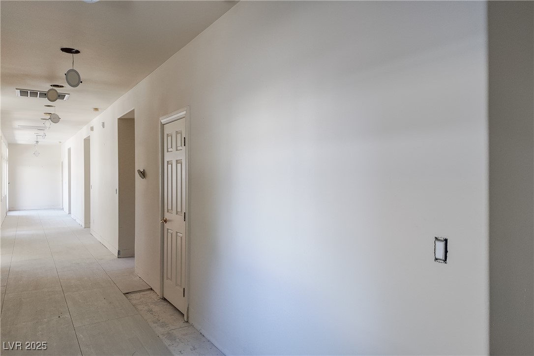 3840 South Topaz Road Las Vegas, NV 89121 - Photo 43 of 89 View of corridor