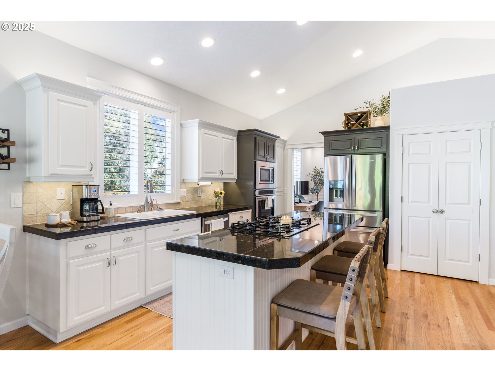 909 Northwest 22nd Avenue Camas, WA 98607 - Photo 13 of 35