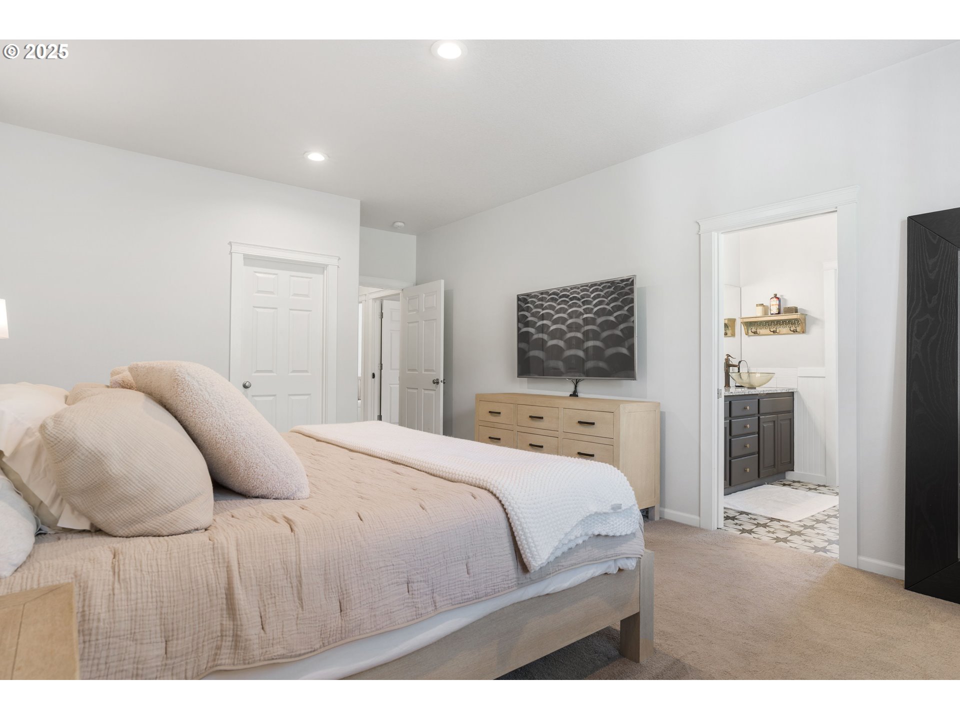 909 Northwest 22nd Avenue Camas, WA 98607 - Photo 24 of 35