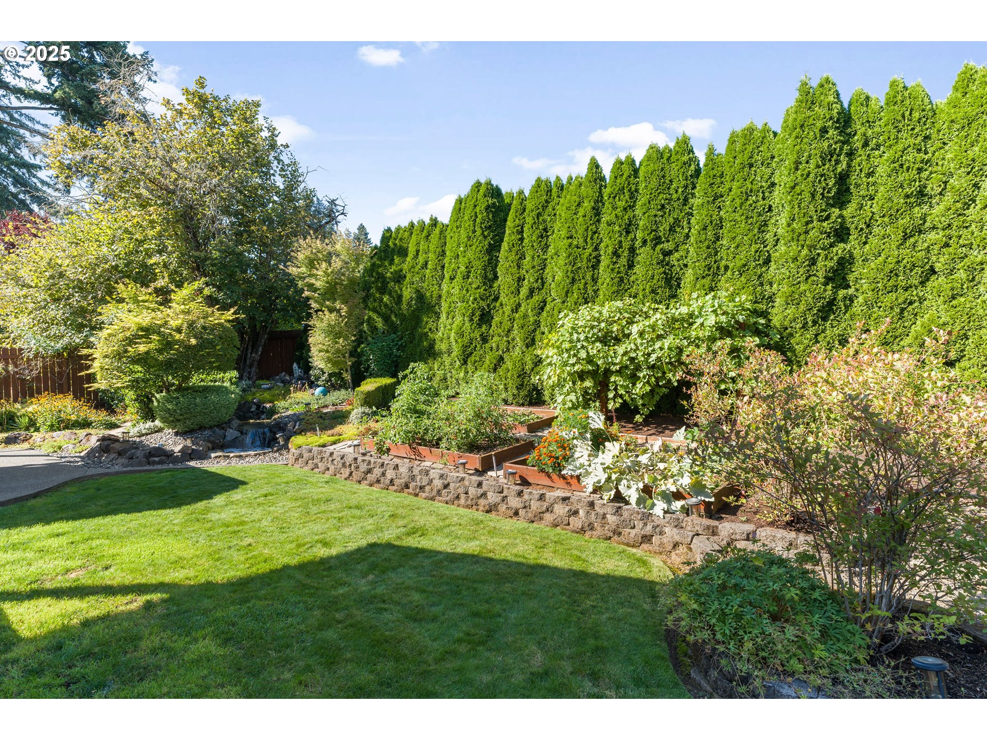 909 Northwest 22nd Avenue Camas, WA 98607 - Photo 34 of 35 Garden