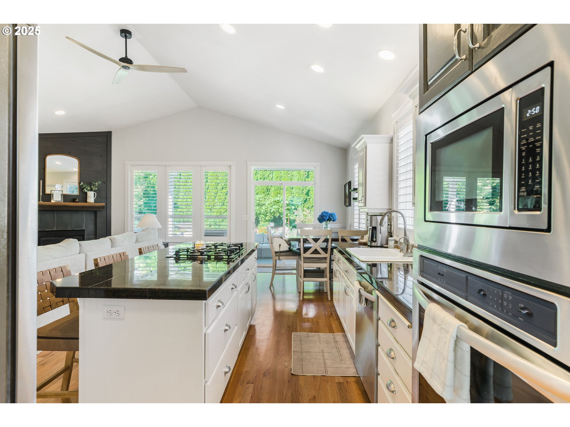 909 Northwest 22nd Avenue Camas, WA 98607 - Photo 9 of 35