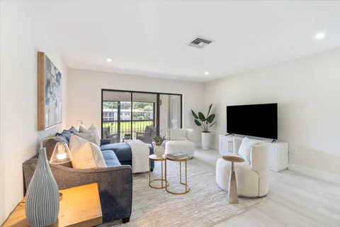 $99,990 | 32 Southport Lane, Unit D, Boynton Beach, FL 33436