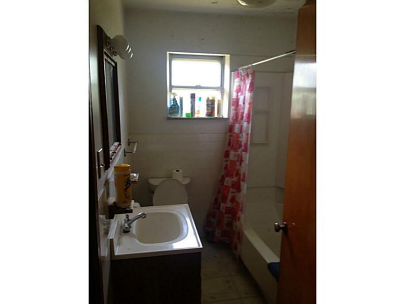 2148 Ridge Road Greensburg, PA 15601 - Photo 10 of 18 Full Bath.