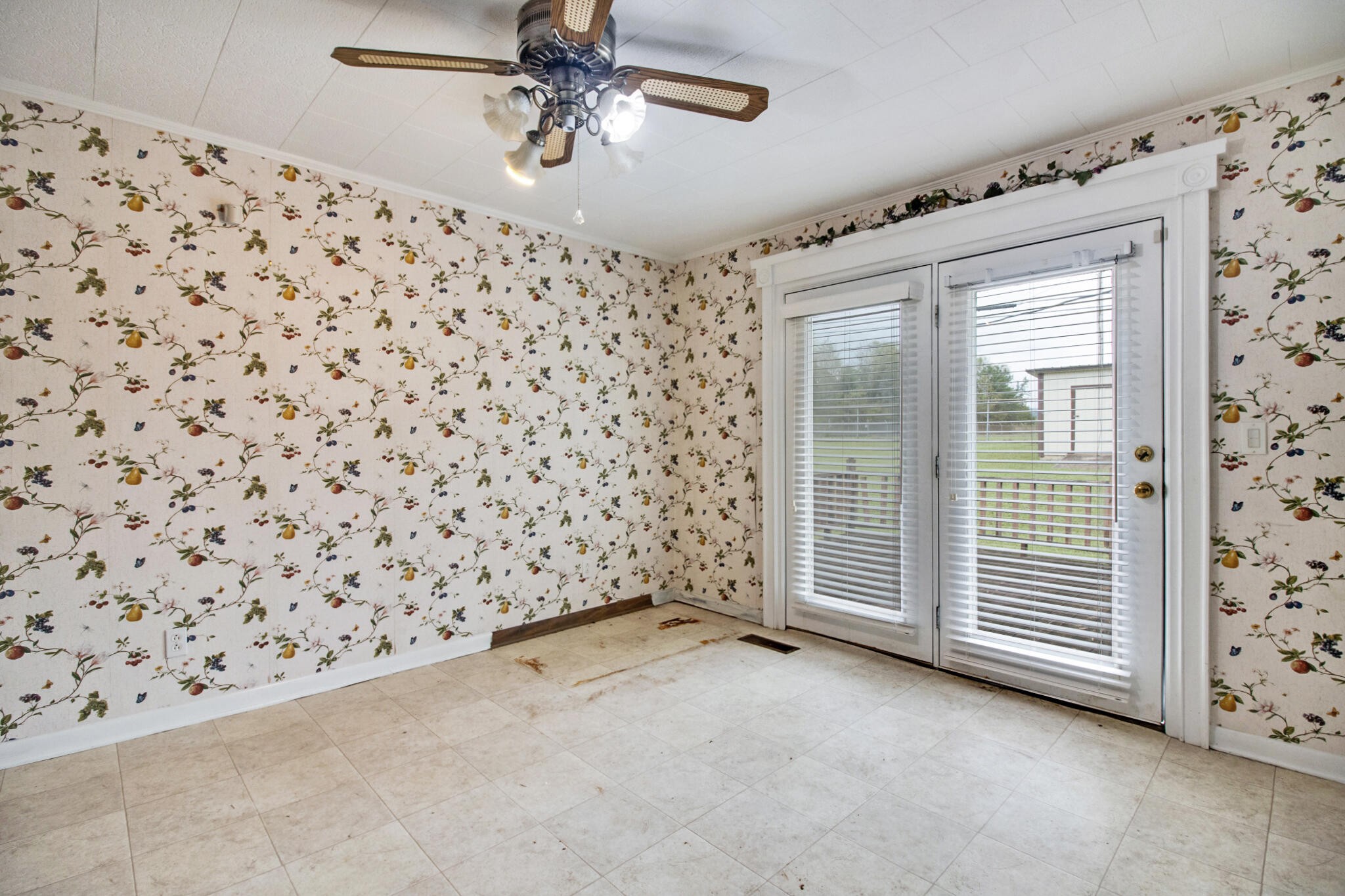 1228 Sequatchie Road Pikeville, TN 37367 - Photo 7 of 27 Gallery Image 7