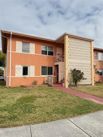 a house view with a outdoor space