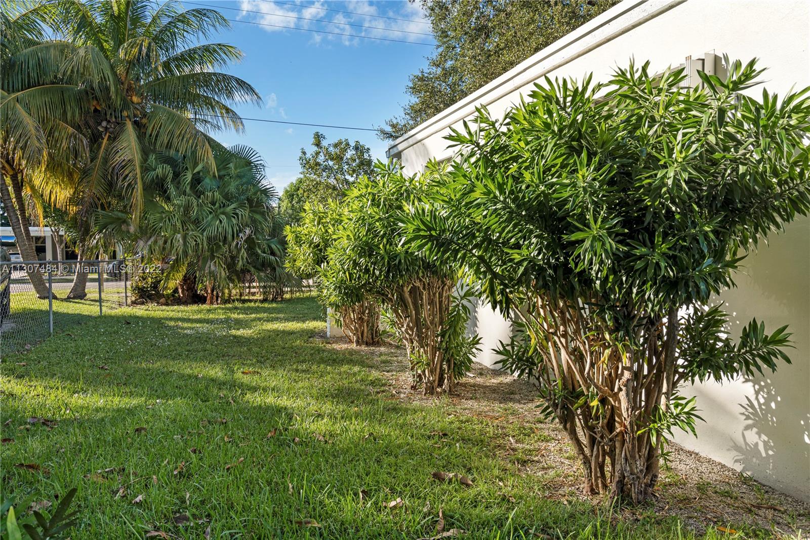 12435 Southwest 84th Avenue Road Miami, FL 33156 - Photo 4 of 16 Gallery Image 4