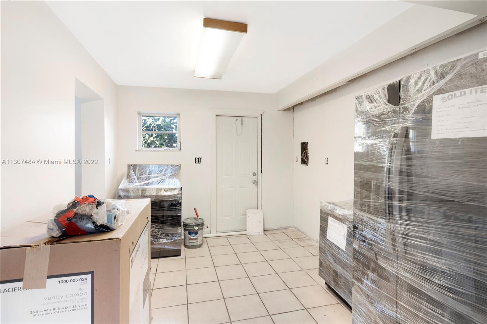 12435 Southwest 84th Avenue Road Miami, FL 33156 - Photo 10 of 16 Gallery Image 10