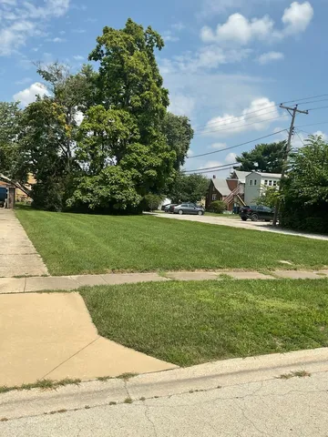 $14,800 | 13 West 30th Place, Steger, IL 60475