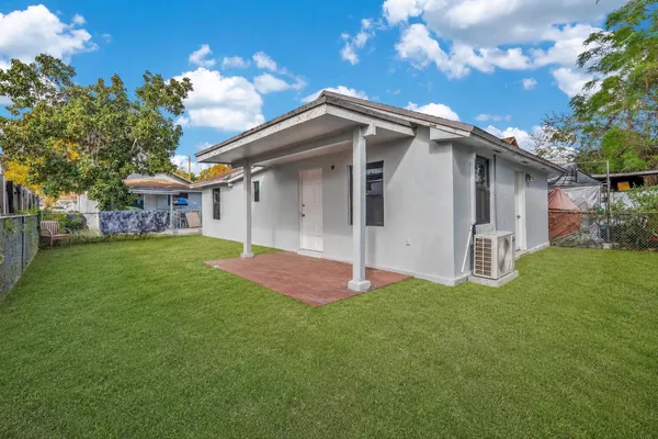 $2,224 | 2428 Northwest 28th Street, Unit REAR, Miami, FL 33142