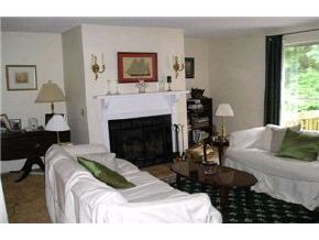 185 Winding Pond Road Londonderry, NH 03053 - Photo 4 of 9