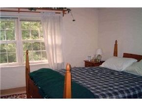 185 Winding Pond Road Londonderry, NH 03053 - Photo 5 of 9