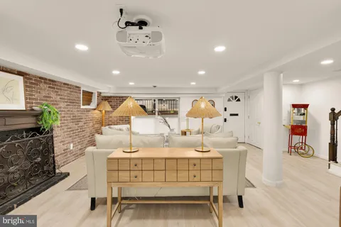 a view of a multi story building