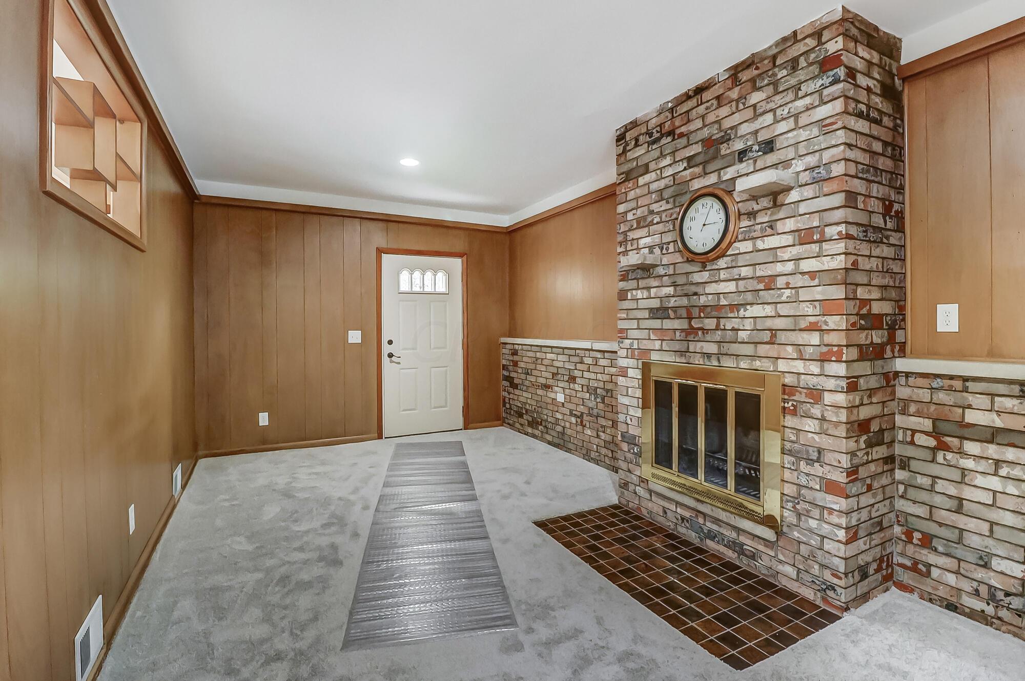 4467 Wanda Lane Road Columbus, OH 43224 - Photo 3 of 36 003