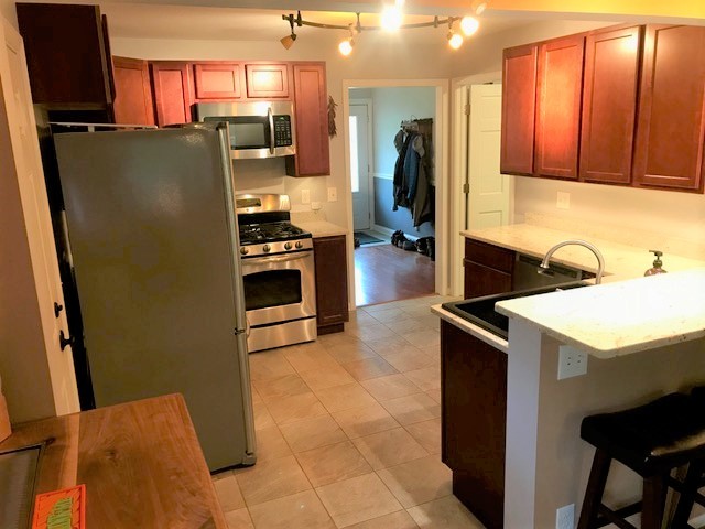 57 Long Beach Road Montgomery, IL 60538 - Photo 3 of 13