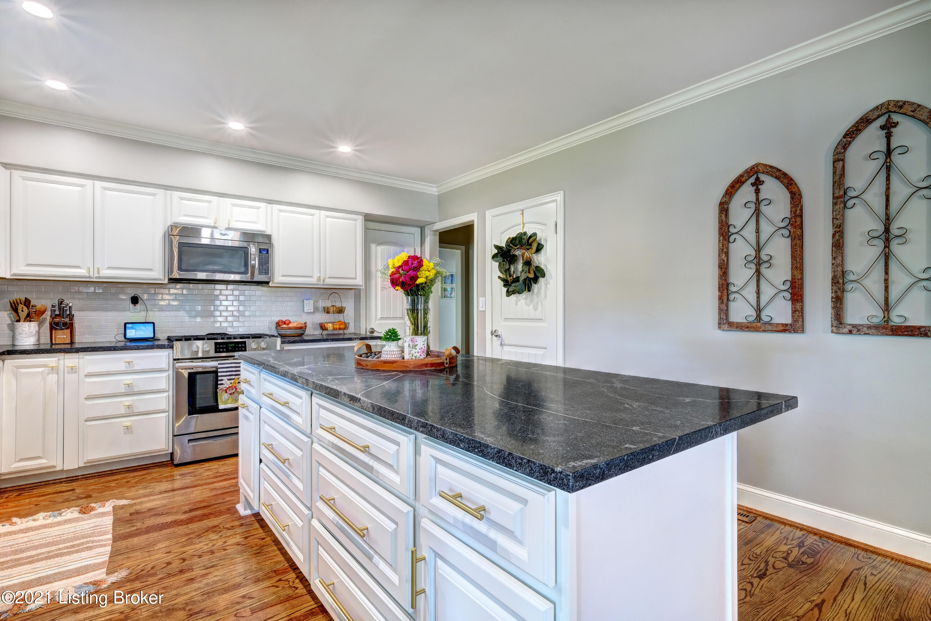 3608 Winchester Road Louisville, KY 40207 - Photo 11 of 32 1 Kelly #18
