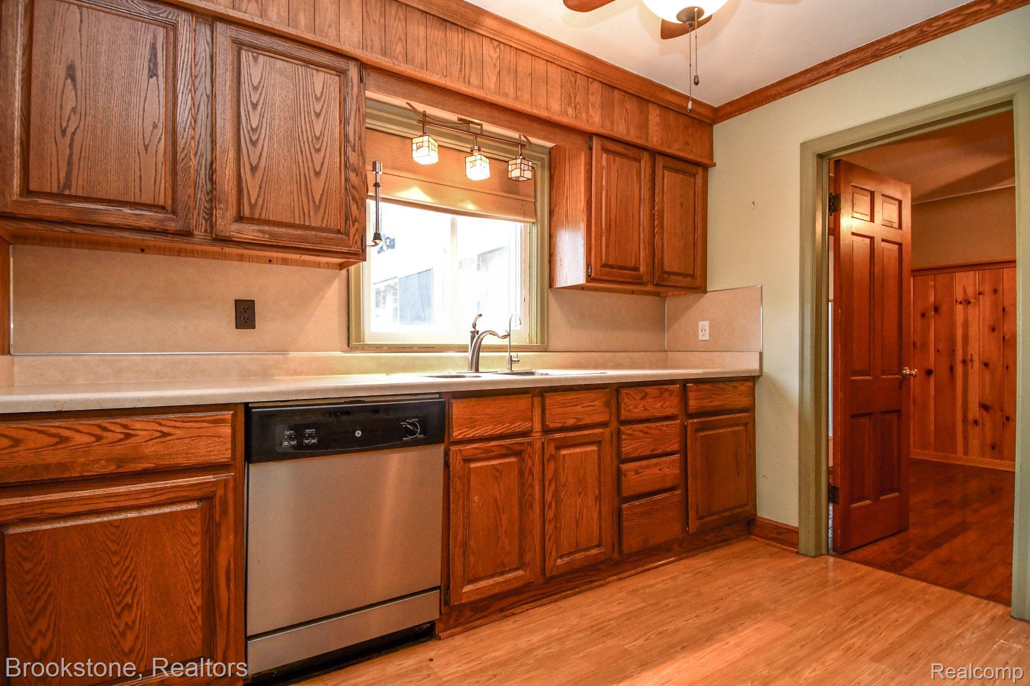 7489 Perry Road Grand Blanc, MI 48439 - Photo 21 of 42 Gallery Image 21